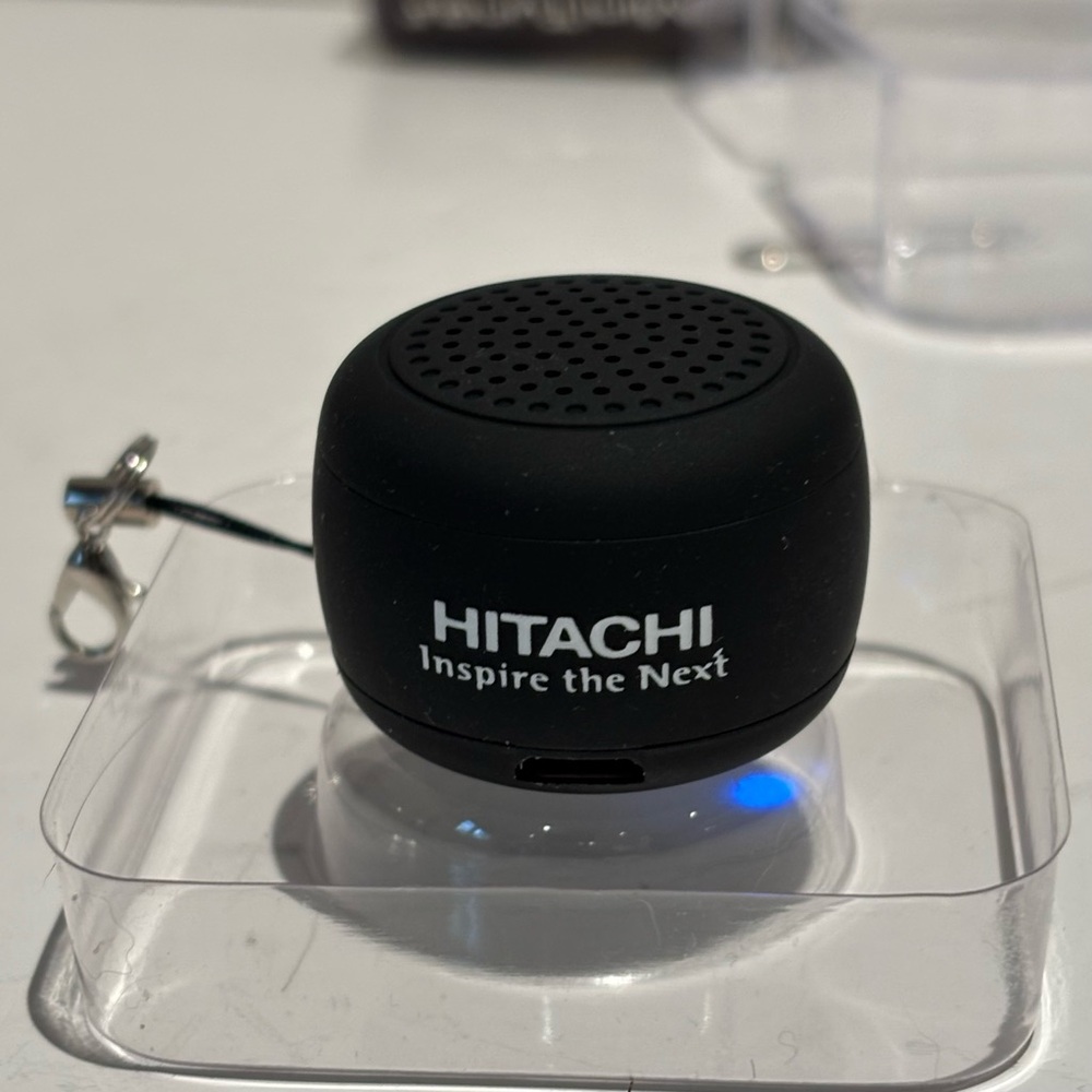 Thumb Size Keychain Bluetooth Mini Tunes Wireless Speaker New In Box Hitachi